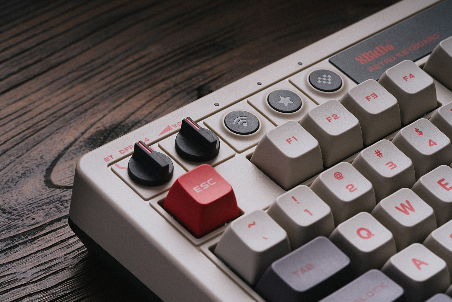 8Bitdo Retro Mechanical Keyboa - Retro Gaming Com avaliação e preço